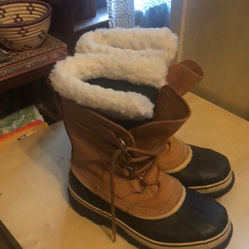 Sorel Caribou Snow Boots size 8 1/2